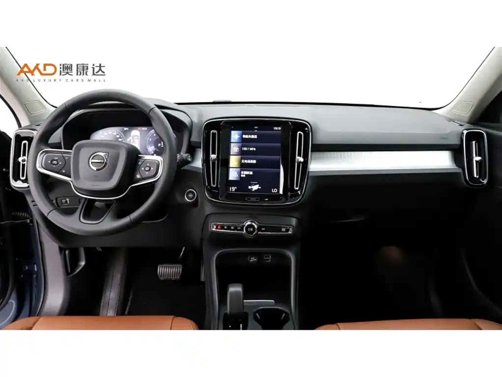 Volvo XC40 2022 2022 Model T4 AWD Smart Drive Fashion Edition