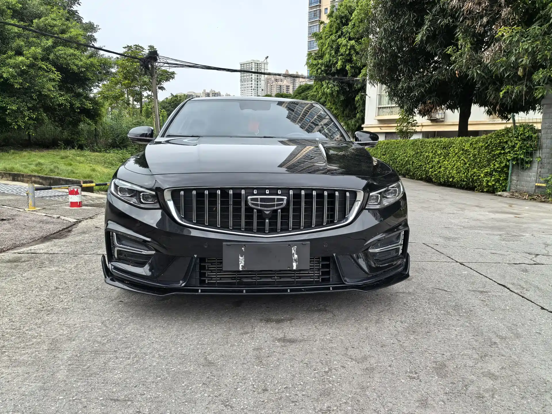 Фото 2 - Geely Preface