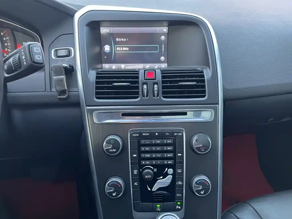 Volvo XC60 (Import) 2014 2014 Facelift T5 Momentum