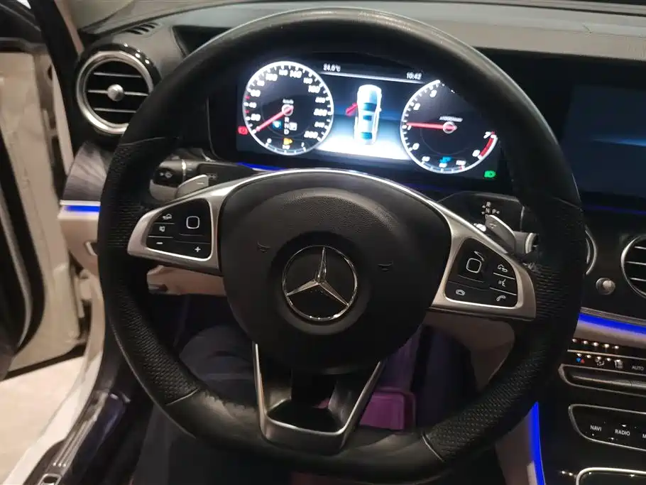 Mercedes-Benz E-Class 2016 E 300 L Sport Fashion Type фото 15