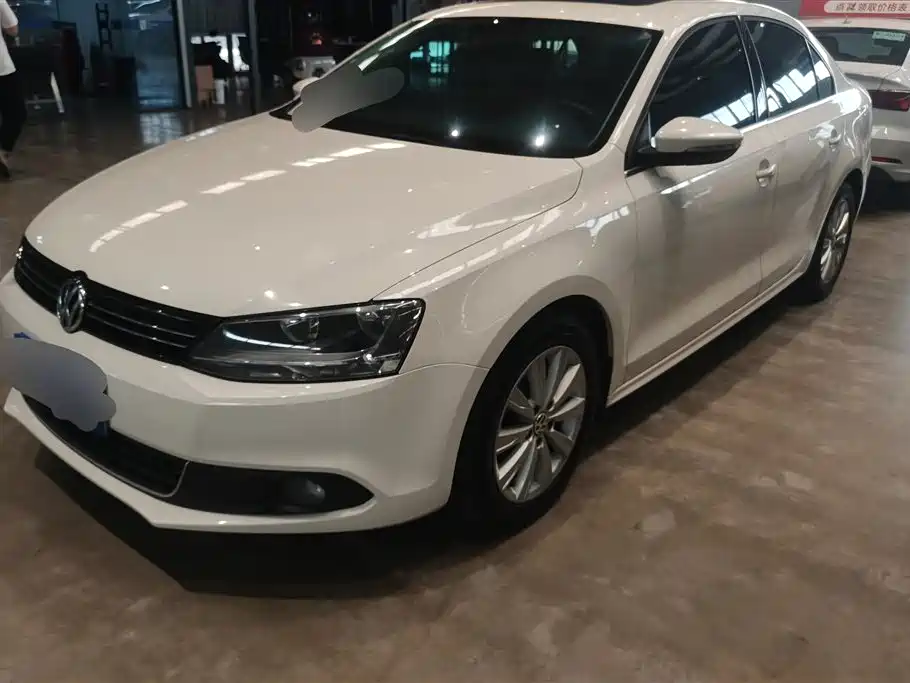 Volkswagen Sagitar 2014 Facelift 1.6L Automatic Comfort