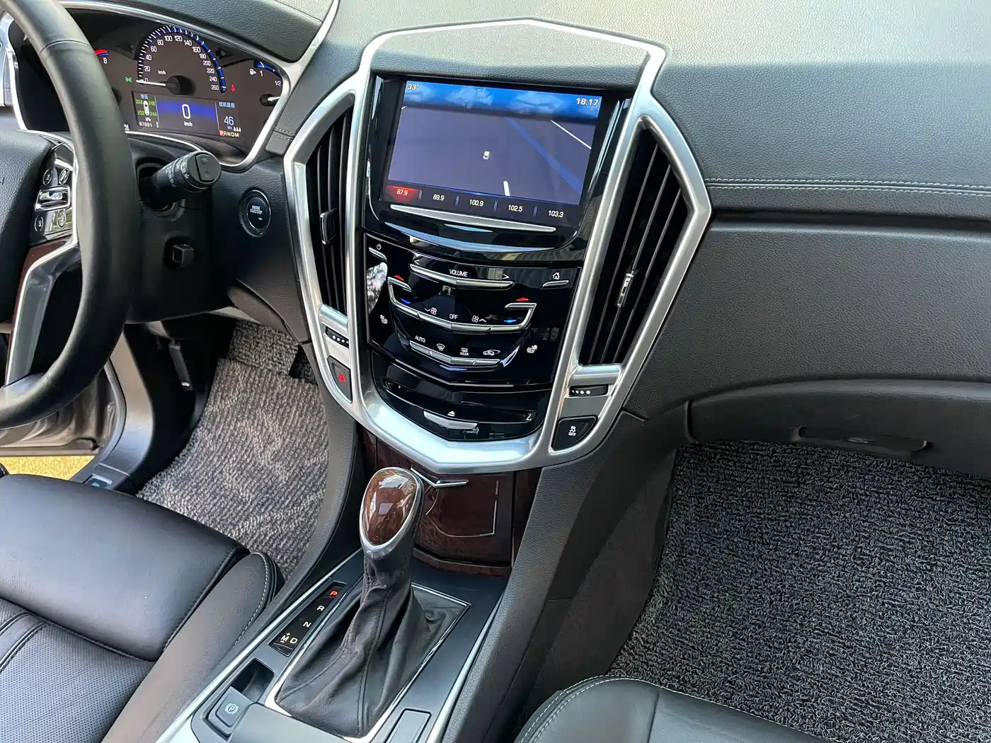 Фото 17 - Cadillac SRX