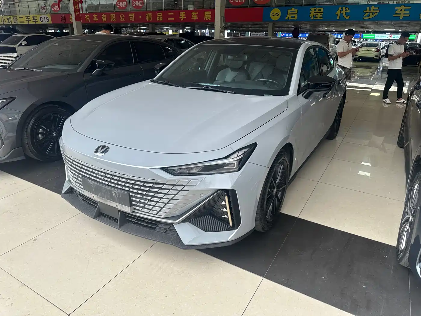 CHANGAN UNI-V
