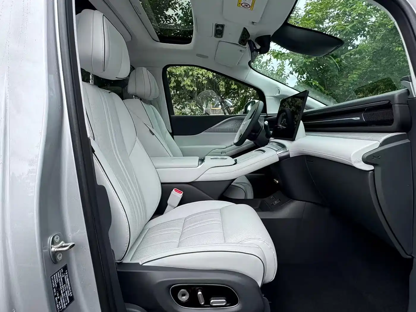 XPeng X9 2025 2025 Extended Range Edition