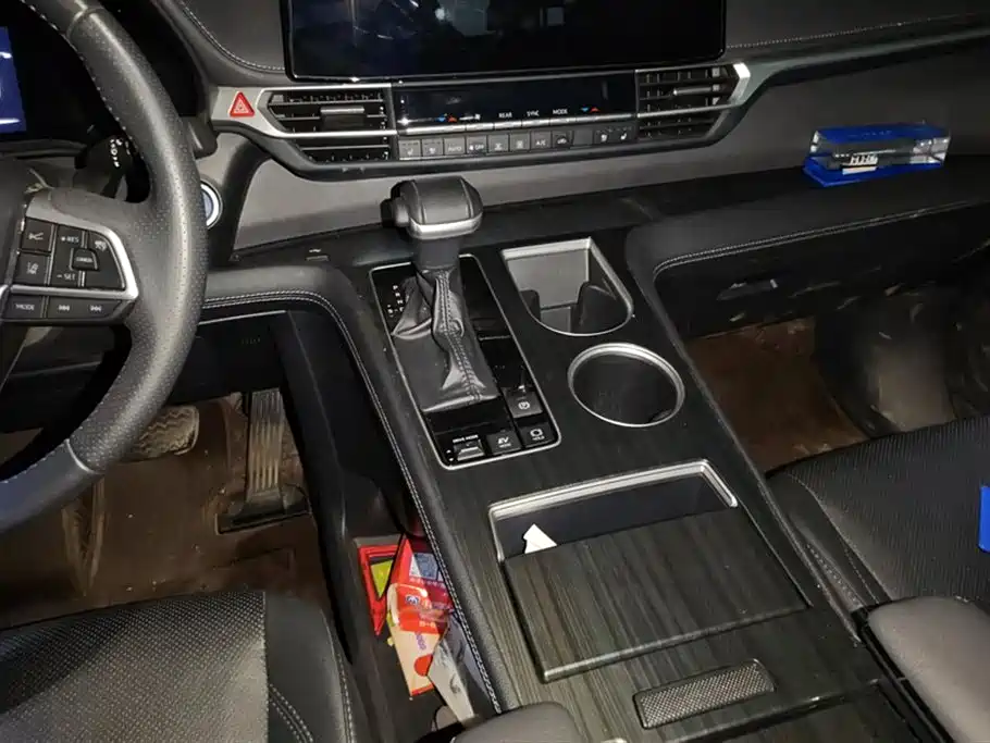 Toyota Sienna 2024 2.5L Hybrid Premium Edition фото 16
