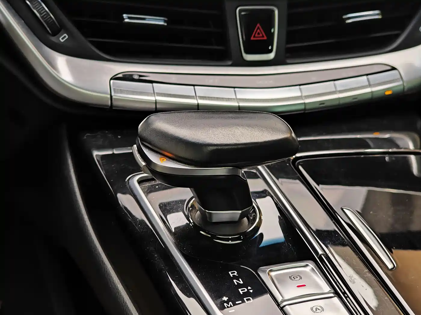 Geely Borui 2019 2018 1.5T MHEV Premium Edition