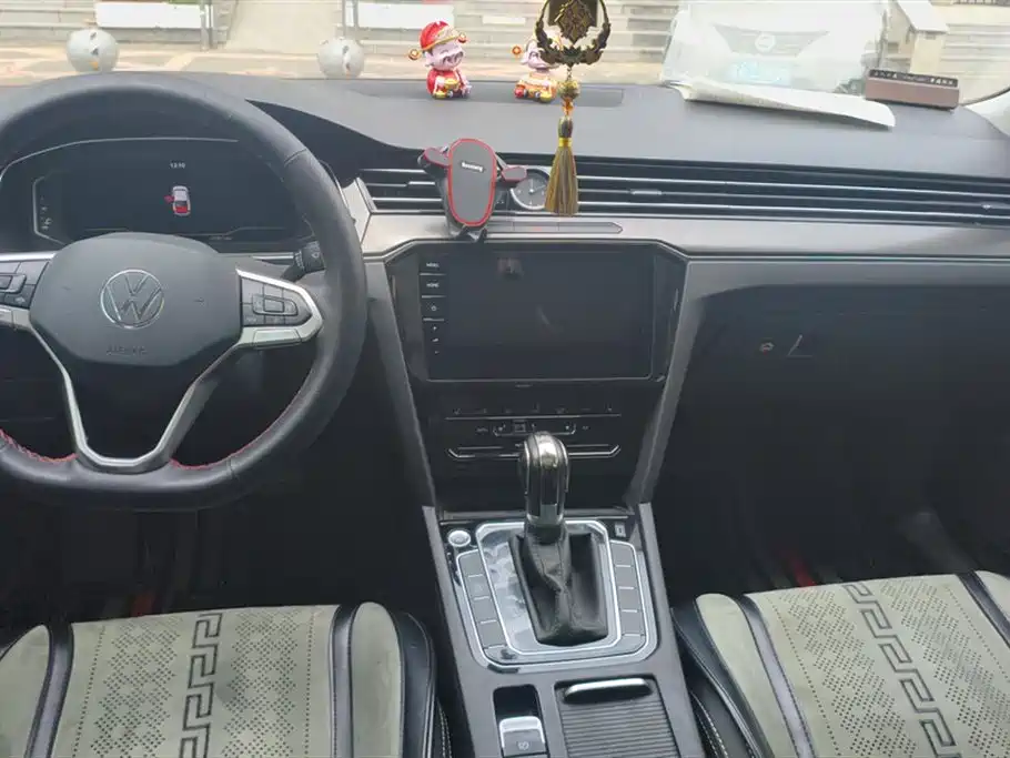 Volkswagen Magotan 2020 330TSI DSG Luxury фото 12