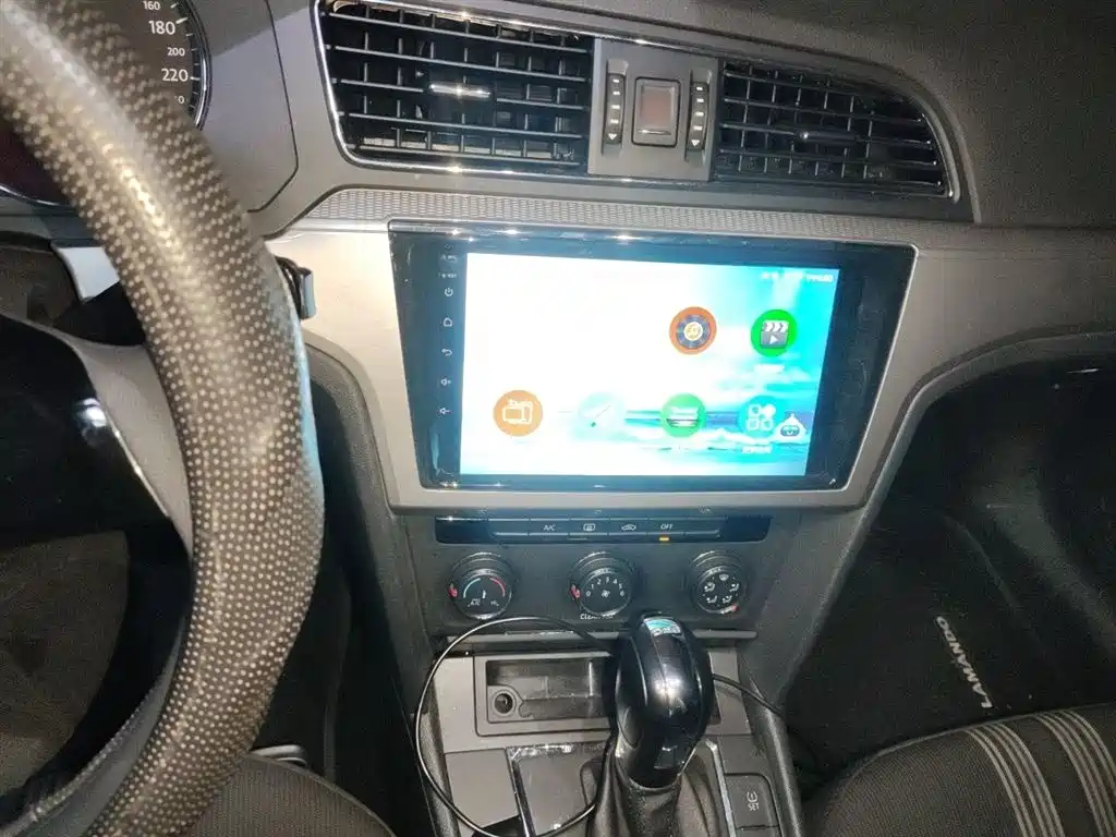 Volkswagen Lamando 2017 230TSI DSG Trend Edition фото 6
