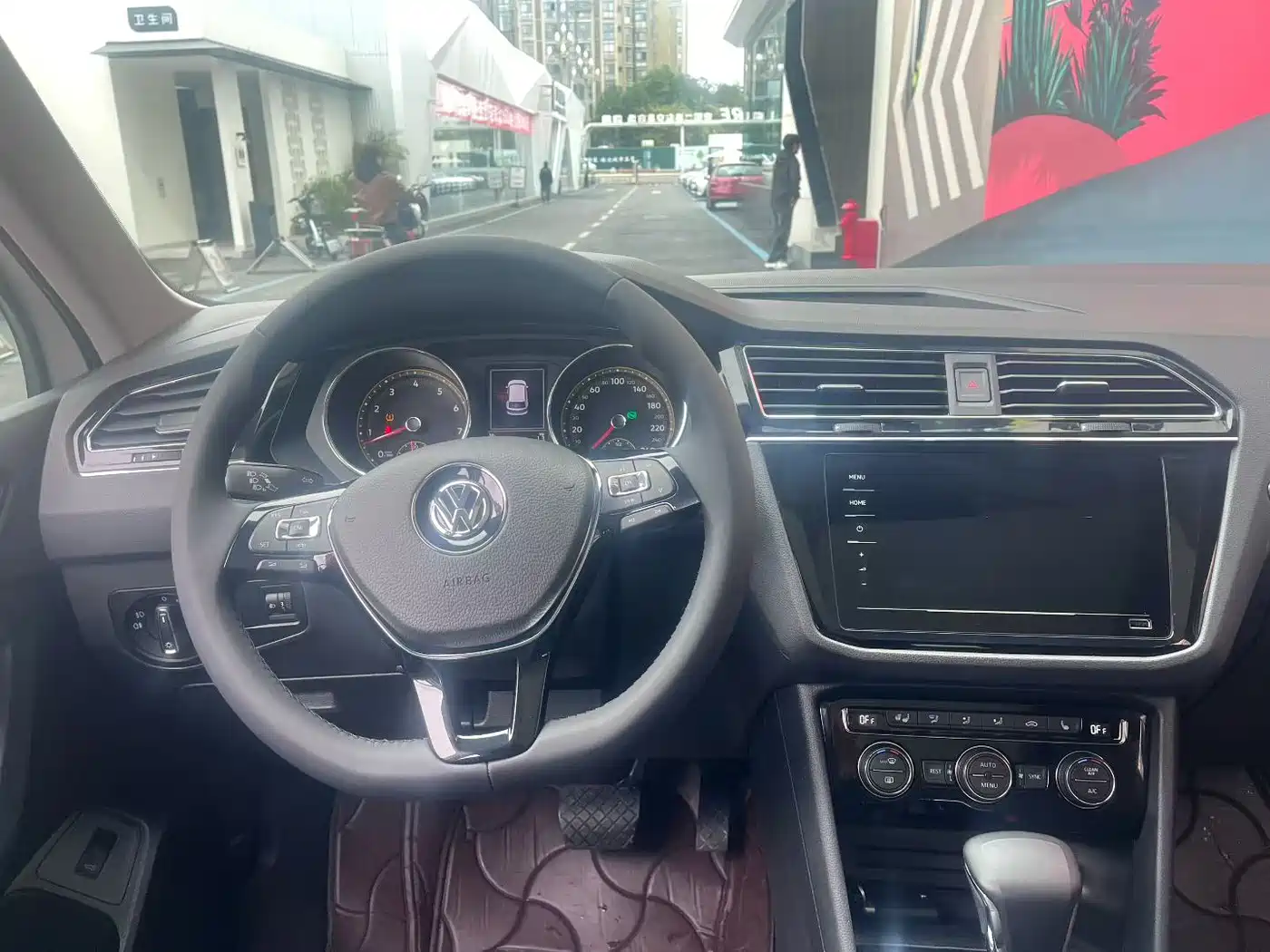Volkswagen Tiguan L 2019 Facelift 330TSI Auto 2WD Smart Luxury China VI фото 5