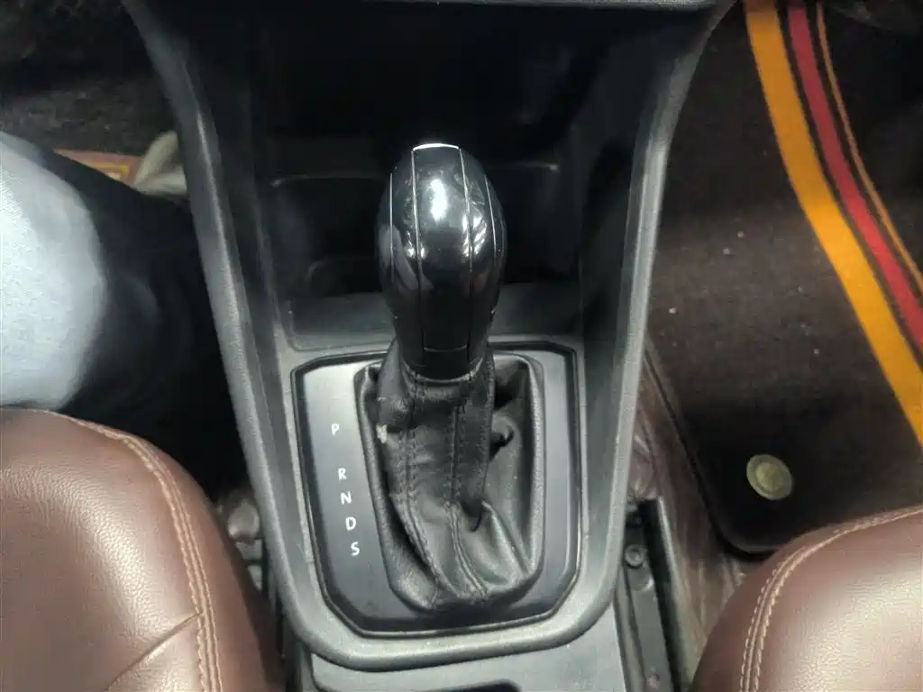 Volkswagen Santana 2016 1.6L Automatic Trend Edition фото 14