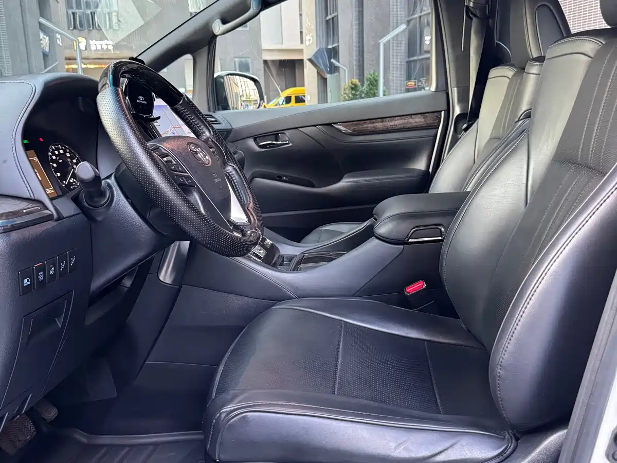 Toyota Vellfire 2020 Twin Engine 2.5L HV Premium Edition фото 8