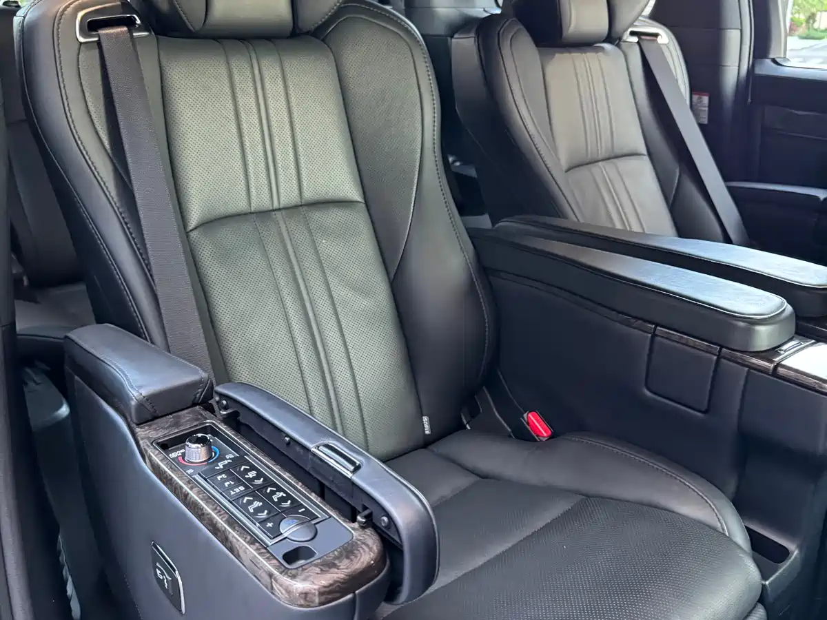 Toyota Vellfire 2020 Twin Engine 2.5L HV Premium Edition фото 16