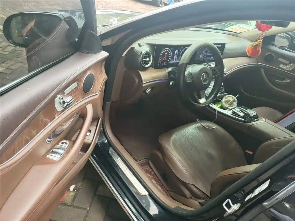 Mercedes-Benz E-Class 2016 E 300 L Fashion Type фото 16