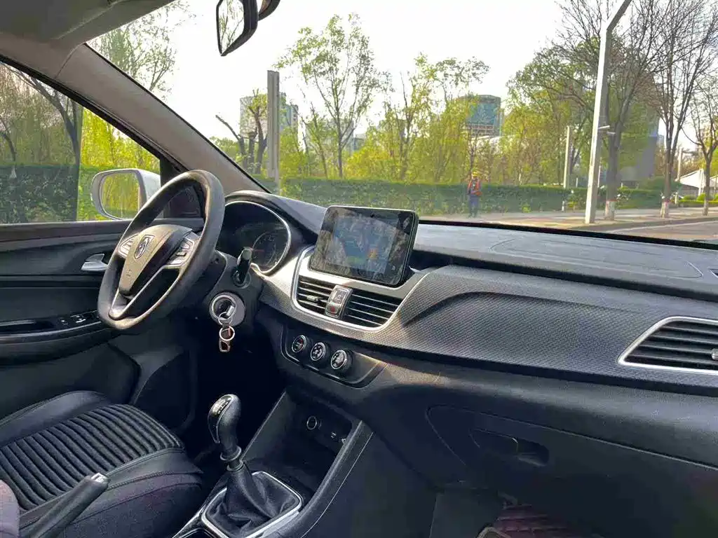 Baojun 730 2019 1.5L Manual Fashion Edition 7-Seater China VI фото 15