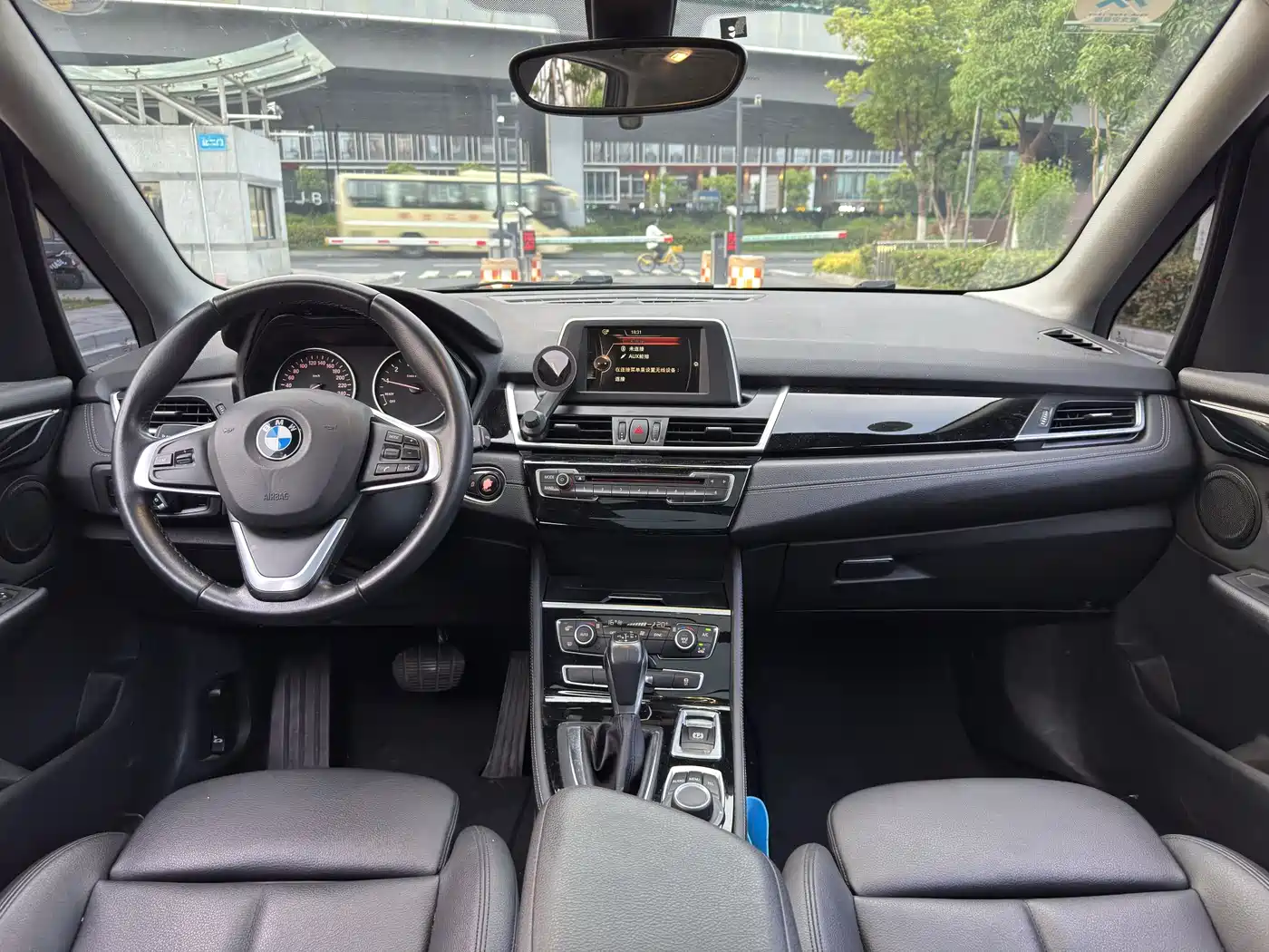 BMW 2 Series Tourer (Import) 2015 218i Sport Design Package фото 12