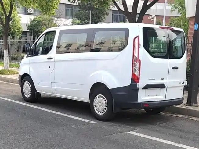 Ford Transit 2017 2.0T Diesel Multi-purpose Commercial Vehicle Short Wheelbase Low Roof China V фото 5