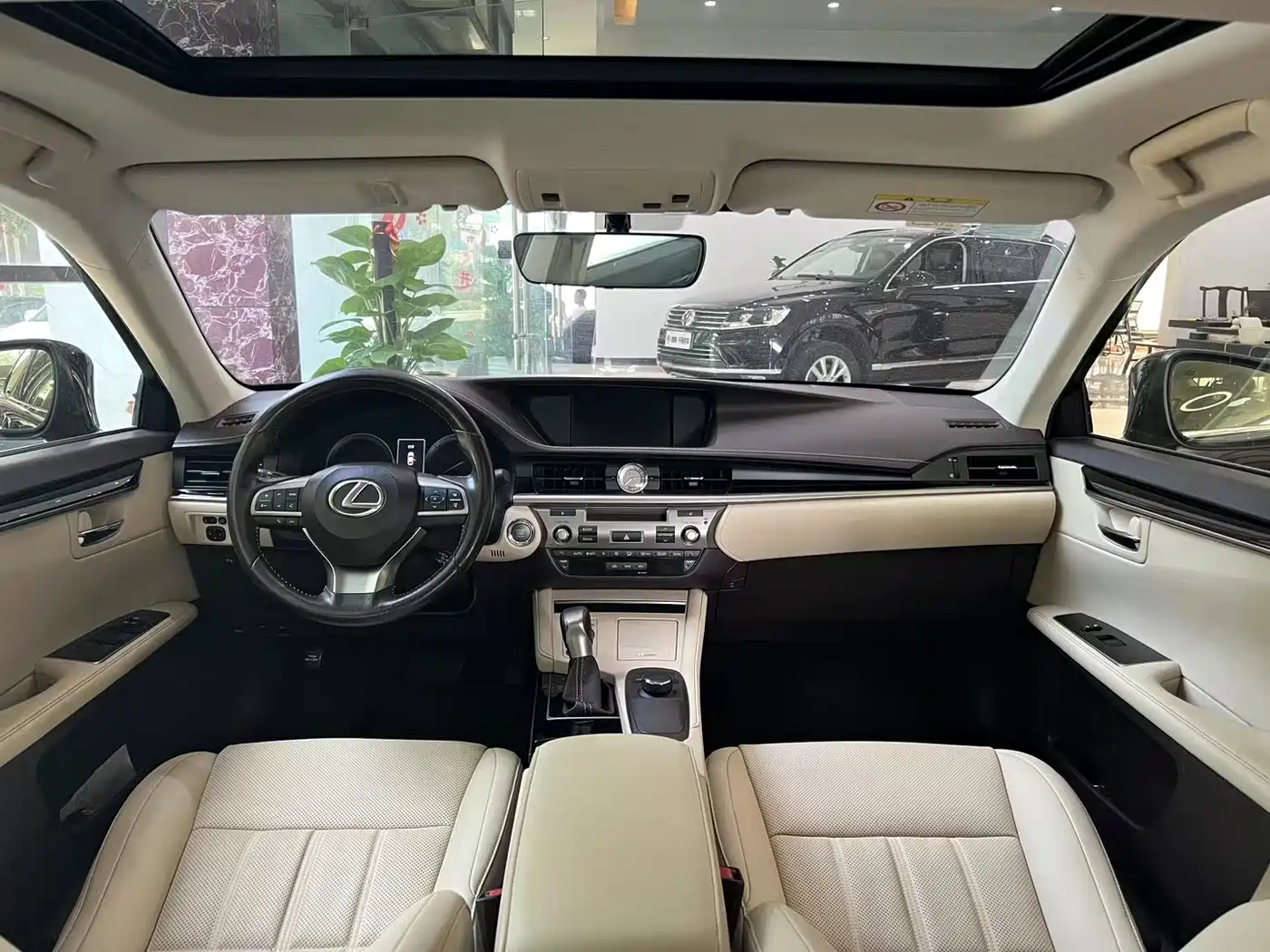 Фото 9 - Lexus ES