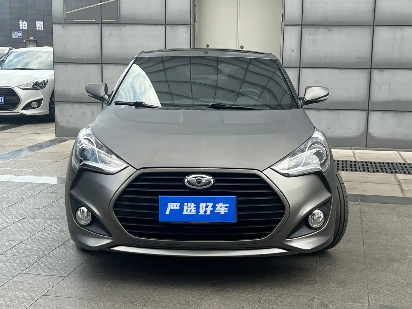 Hyundai Veloster 2015 1.6T Automatic Luxury Edition фото 2