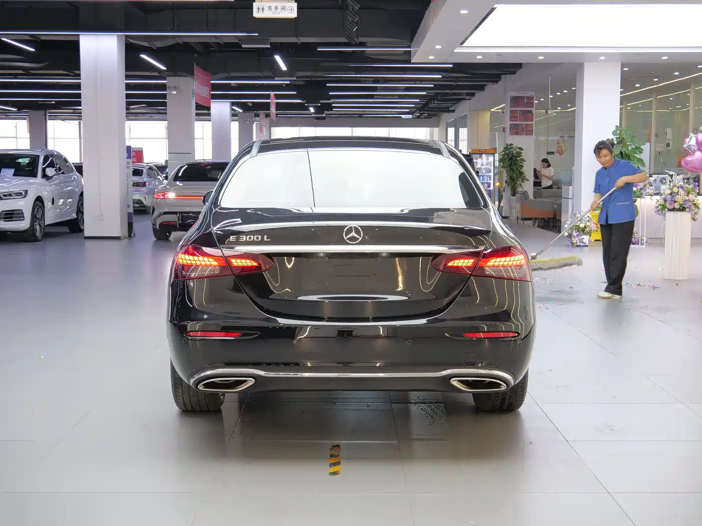 MERCEDES-BENZ E CLASS