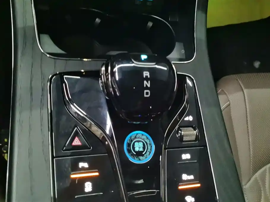 BYD Han 2022 DM-i 121KM Premium Edition фото 16
