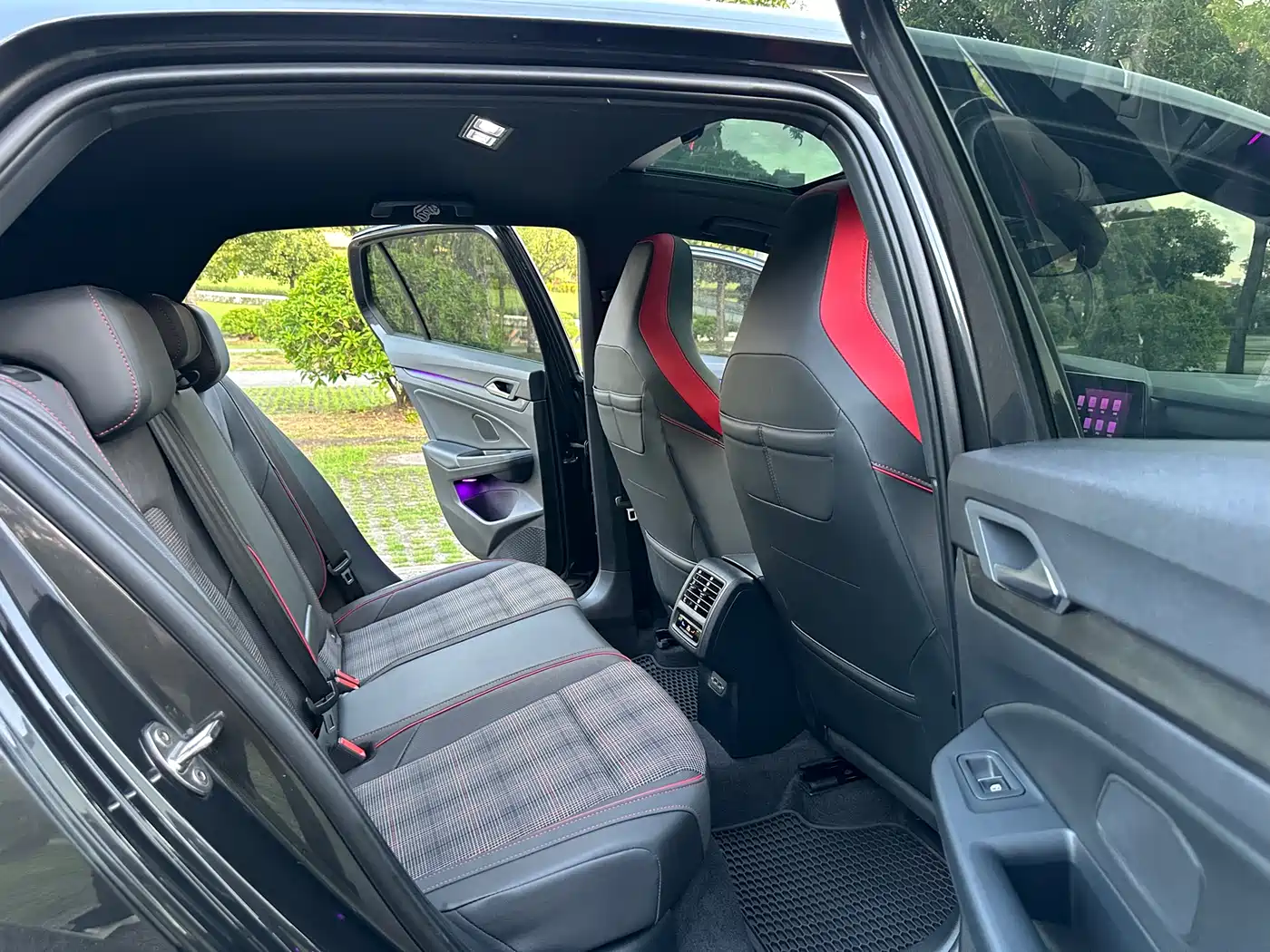 Volkswagen Golf GTI 2021 Facelift 380TSI DSG GTI фото 11