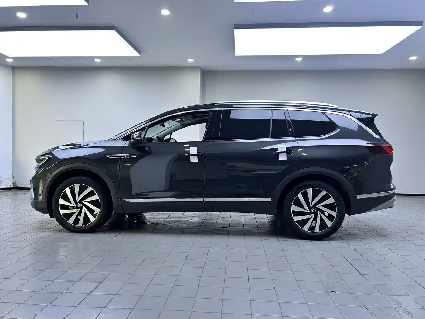 Volkswagen Talagon 2022 330TSI 2WD Luxury Premium Edition 7-Seater фото 4