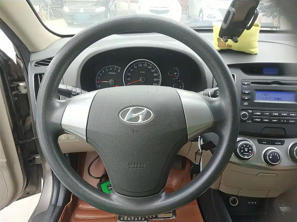 Hyundai Elantra 2015 1.6L Automatic Comfort фото 11