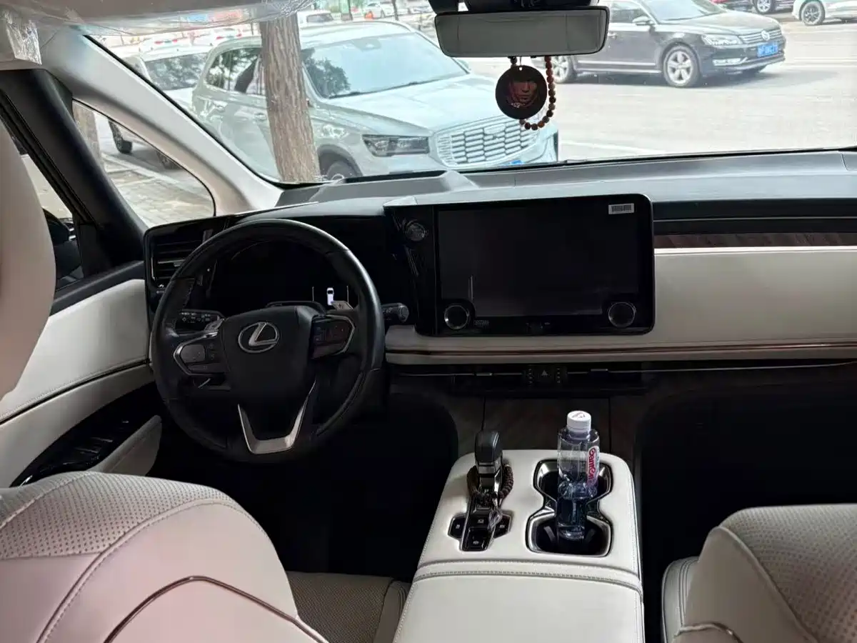 Lexus LM 2023 350h 7-Seater Elegance Edition фото 11