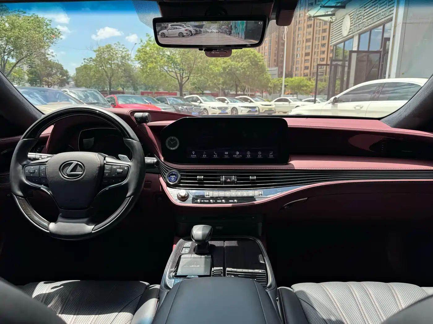 Lexus LS 2021 500h Executive Edition фото 11