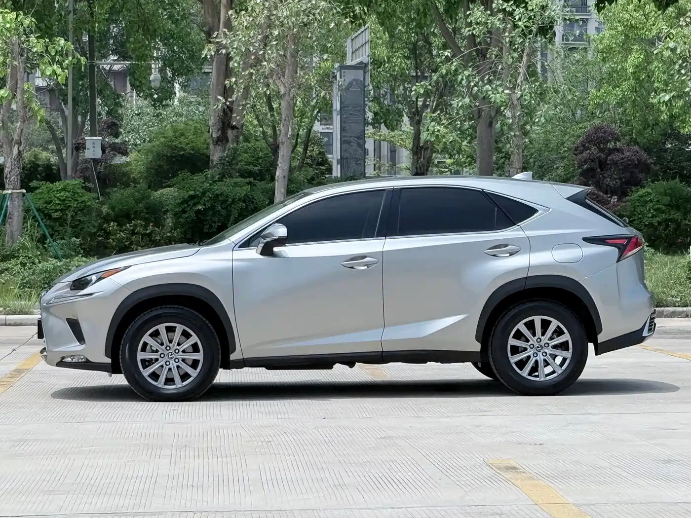 Lexus NX 2018 Model 200 FWD Fengxing Edition China V фото 7