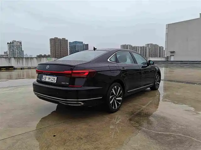 Volkswagen Passat 2024 380TSI Dragon Glory Edition — фото 5
