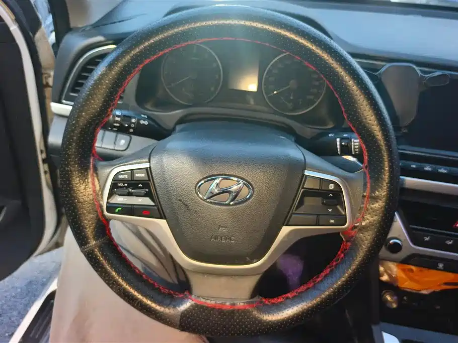 Hyundai Elantra 2016 Model 1.6L Automatic Smart Elite фото 15