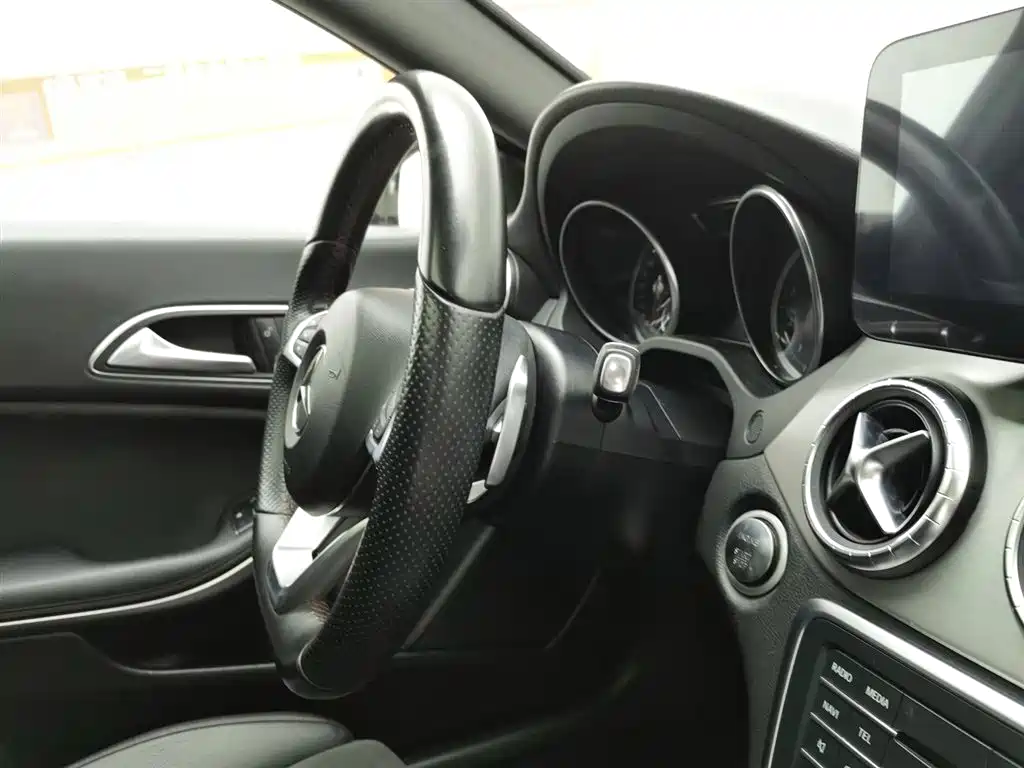 Mercedes-Benz CLA (Import) 2017 CLA 220 4MATIC фото 22