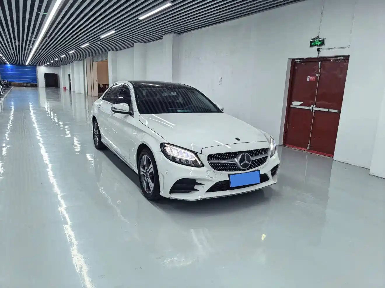 Mercedes-Benz C-Class 2017 Facelift C 200 Sport Edition фото 3