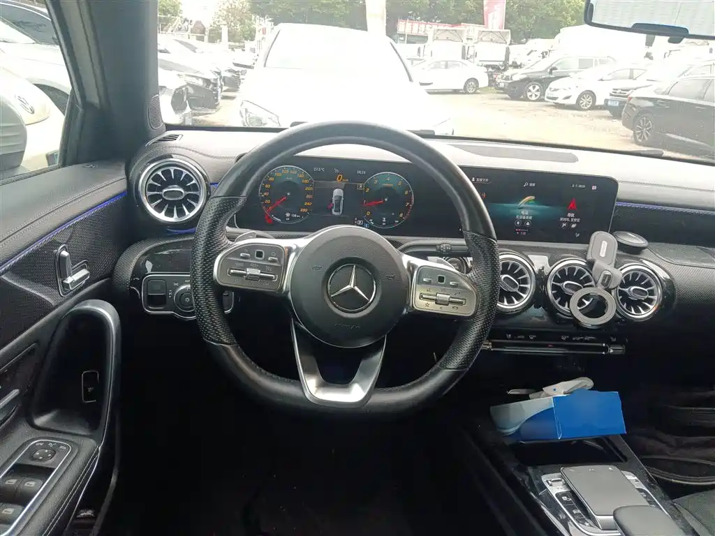Mercedes-Benz A-Class 2019 A 200 L Sport Sedan фото 11