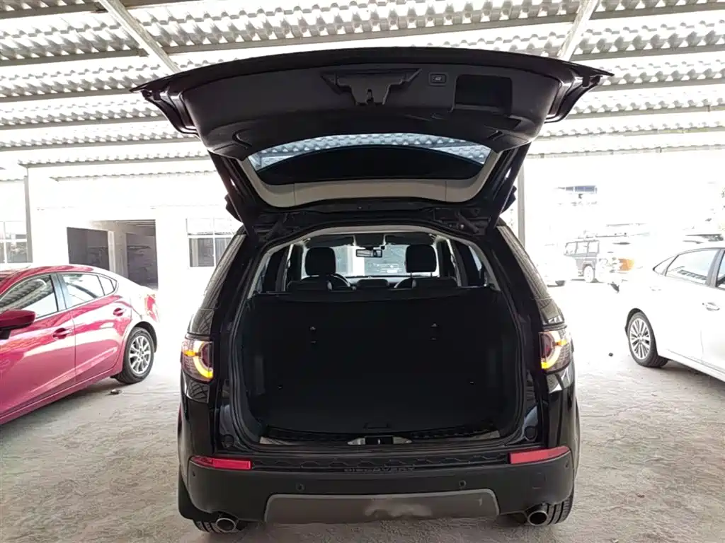 Land Rover Discovery Sport 2019 240PS SE Edition China VI фото 10