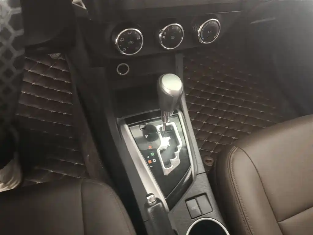 Toyota Levin 2016 1.6G CVT Elite Edition фото 14