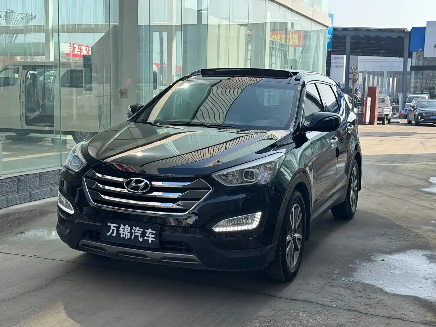 Hyundai Santa Fe 2013 Facelift 2.0T Automatic 4WD Premium фото 2