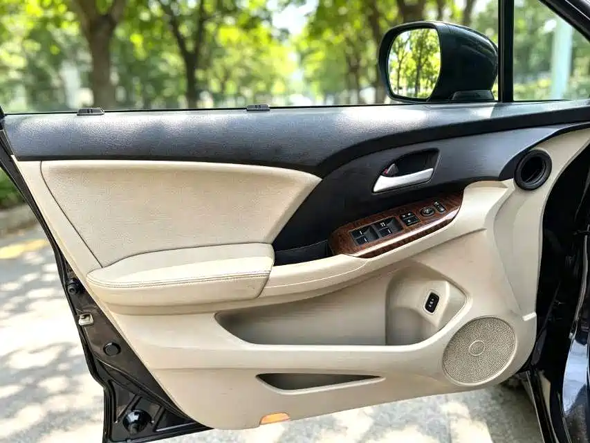 Фото 7 - Honda Odyssey