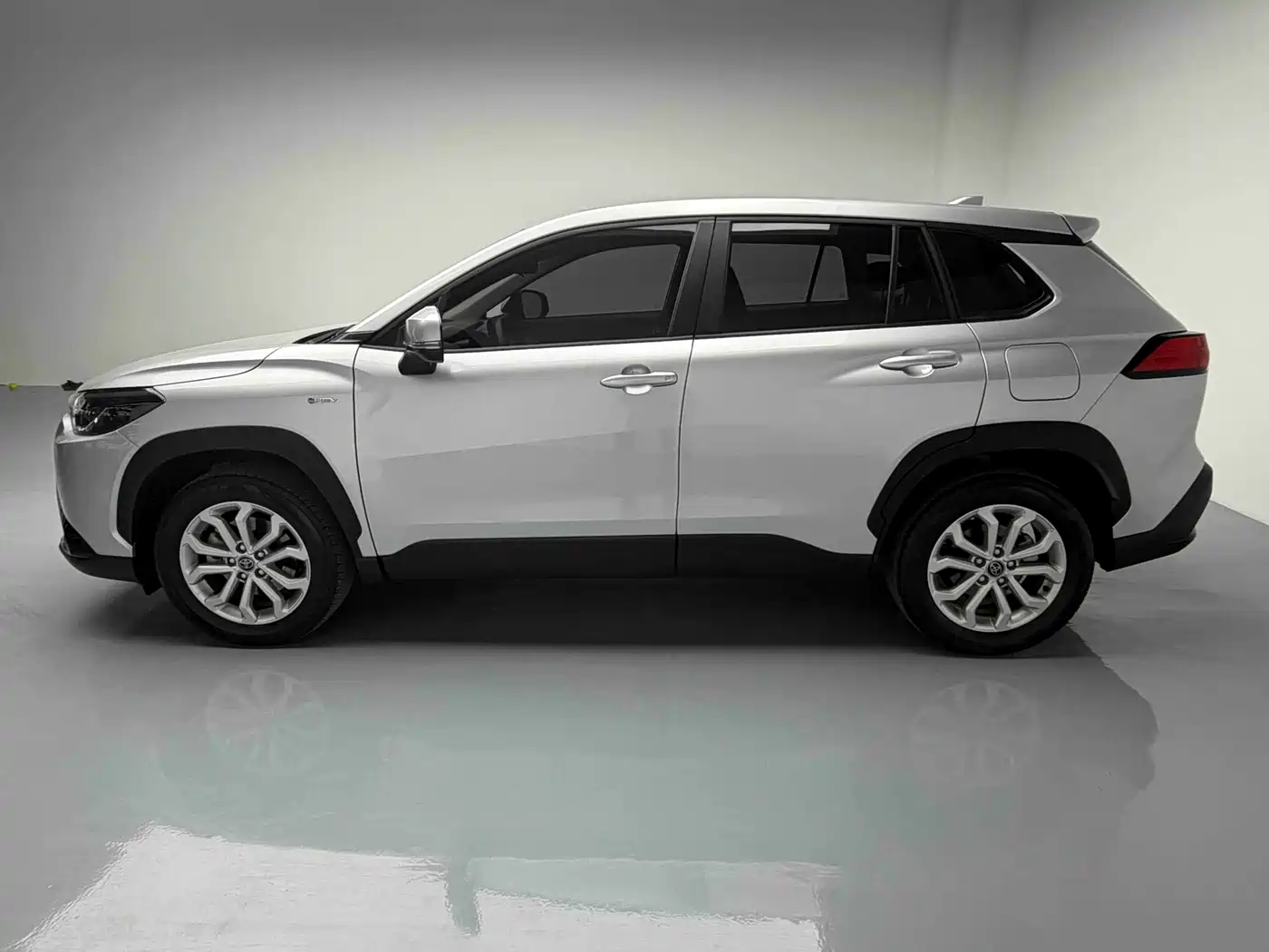Toyota Frontlander 2024 2.0L Smart Hybrid Dual Engine Leading Edition фото 4