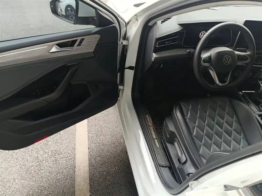 Volkswagen Sagitar 2023 300TSI DSG Surpassing Edition фото 16