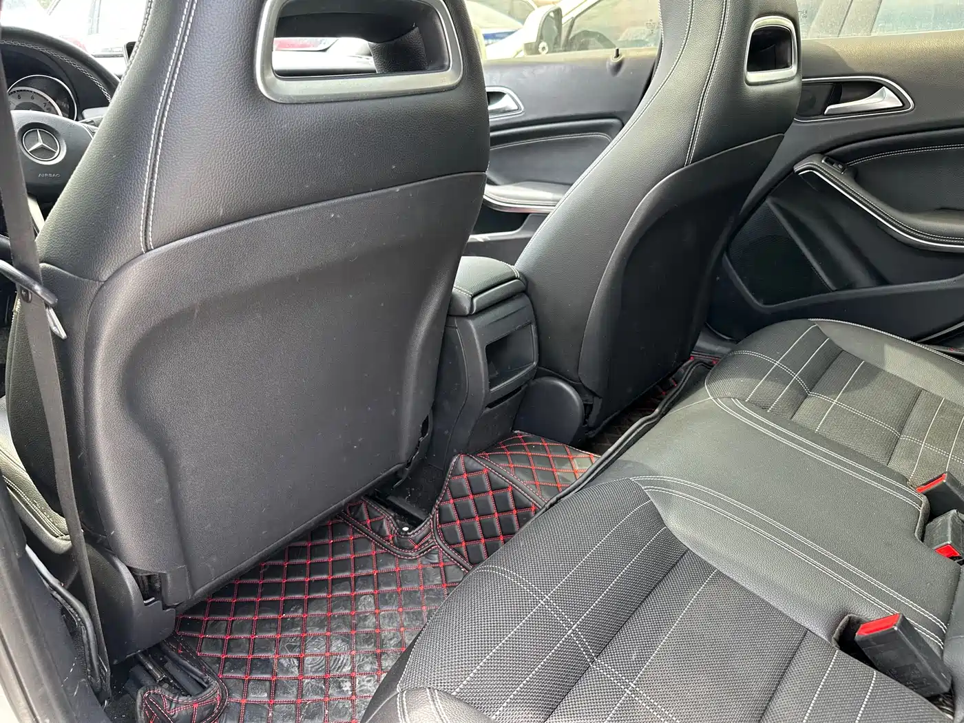 Mercedes-Benz GLA (Import) 2015 GLA 200 фото 11