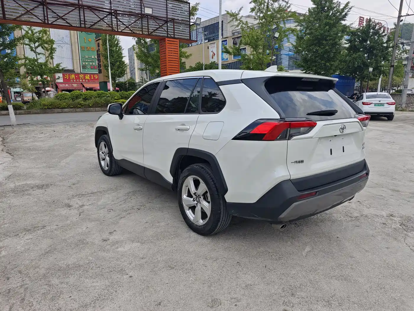 Toyota RAV4 Rongfang 2020 2.0L CVT 2WD Trend Edition фото 7