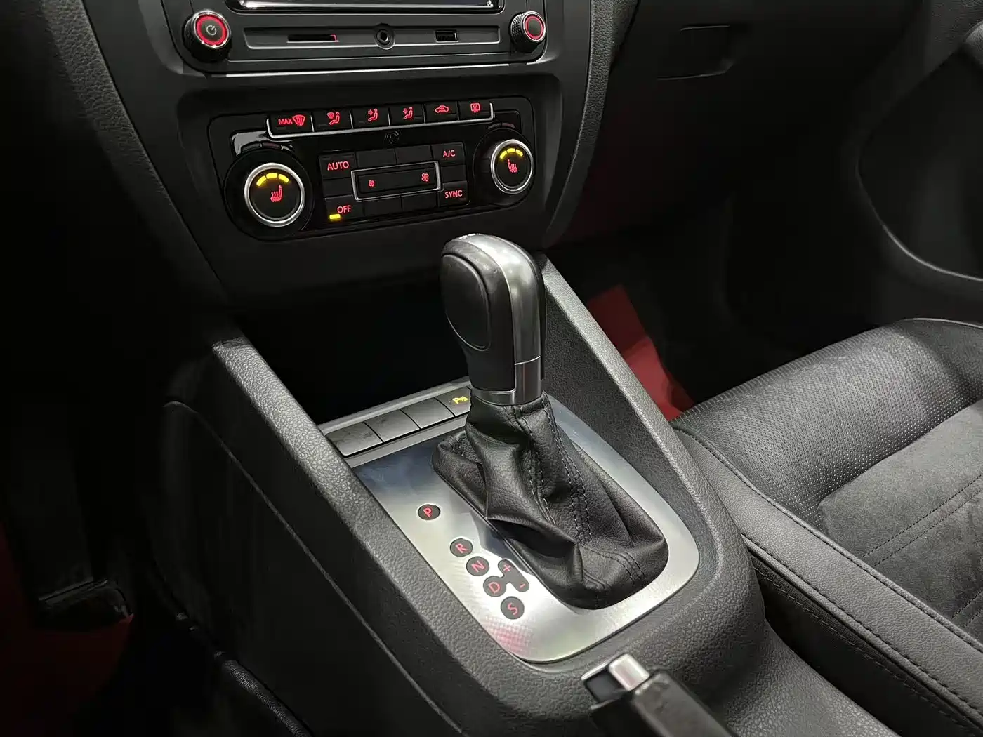 Volkswagen Sagitar 2014 1.4TSI Automatic Flagship фото 9