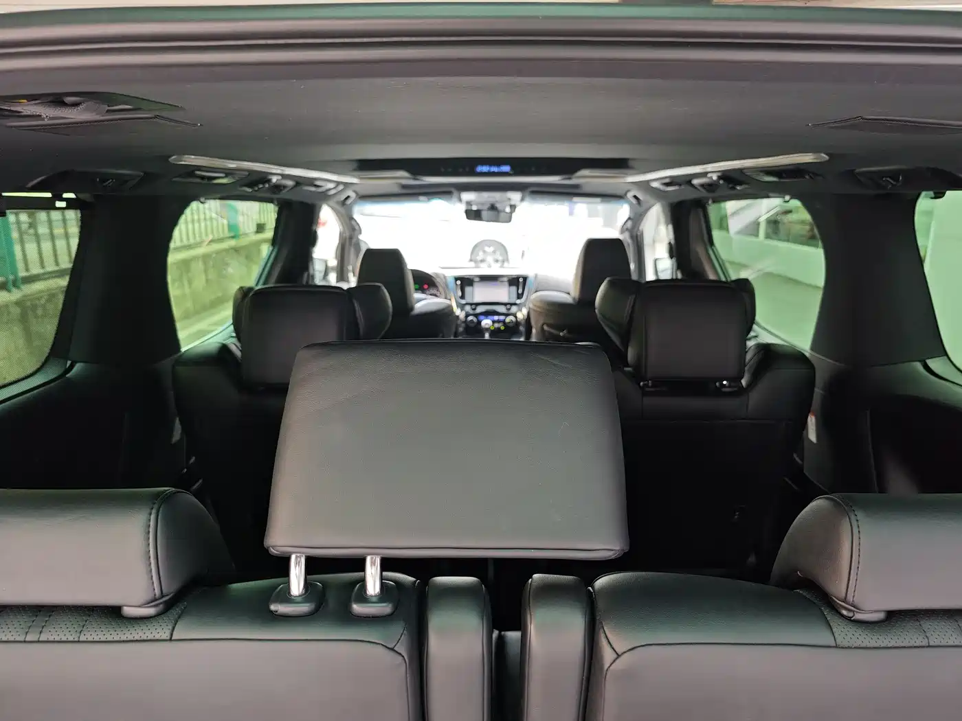 Toyota Alphard 2020 Hybrid 2.5L Premium Edition фото 29