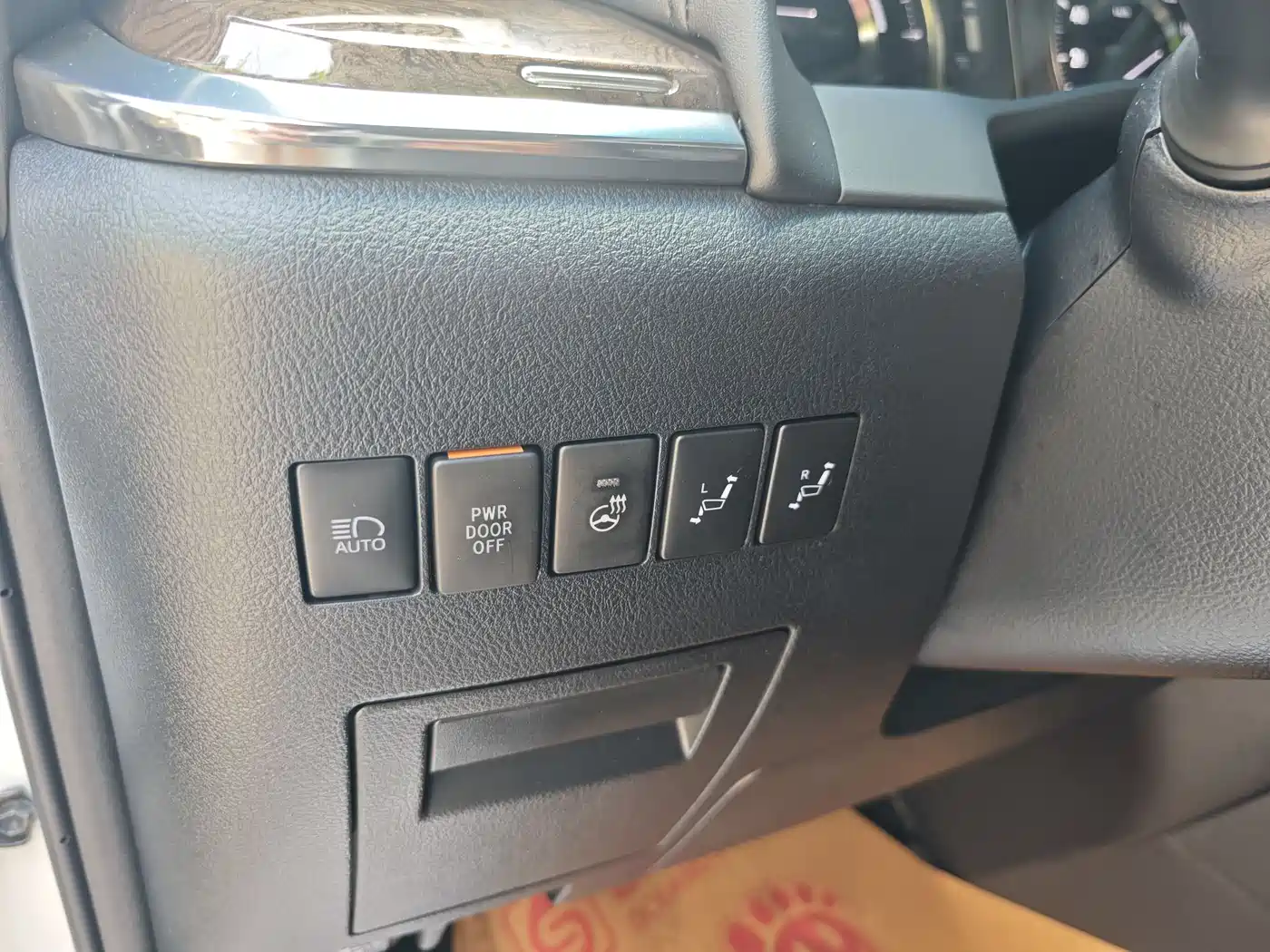Toyota Alphard 2020 Hybrid 2.5L Premium Edition фото 13