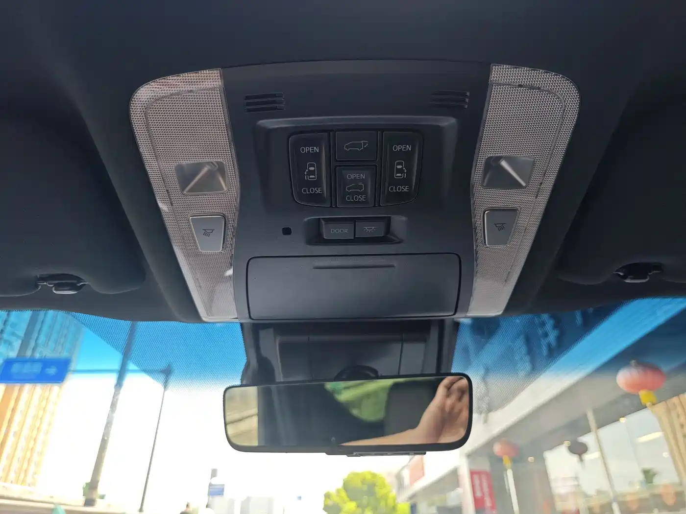 Toyota Alphard 2020 Hybrid 2.5L Premium Edition фото 20