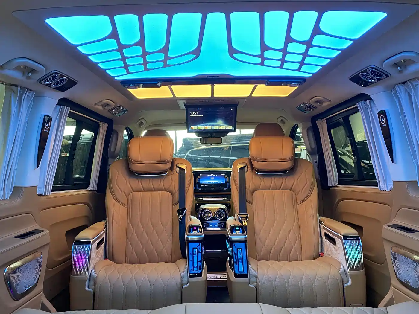 Mercedes-Benz Vito 2024 2.0T Business 7-Seater фото 14