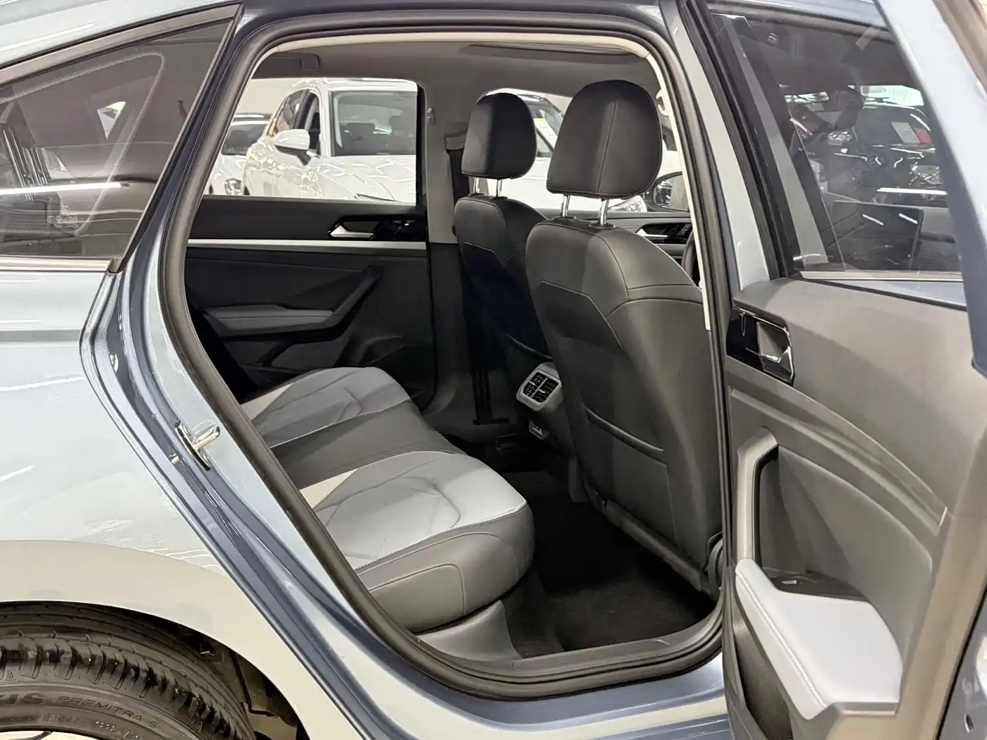 Volkswagen Lavida 2023 Model 280TSI DSG Eternal Edition фото 12
