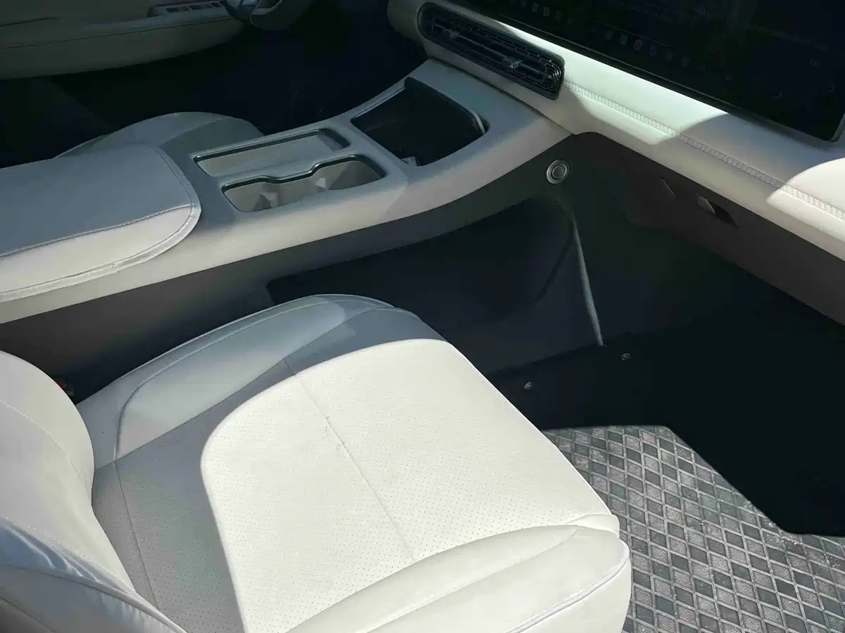 Hongqi HS6 PHEV 2026 2026 Model 220 Intelligent Hybrid Edition